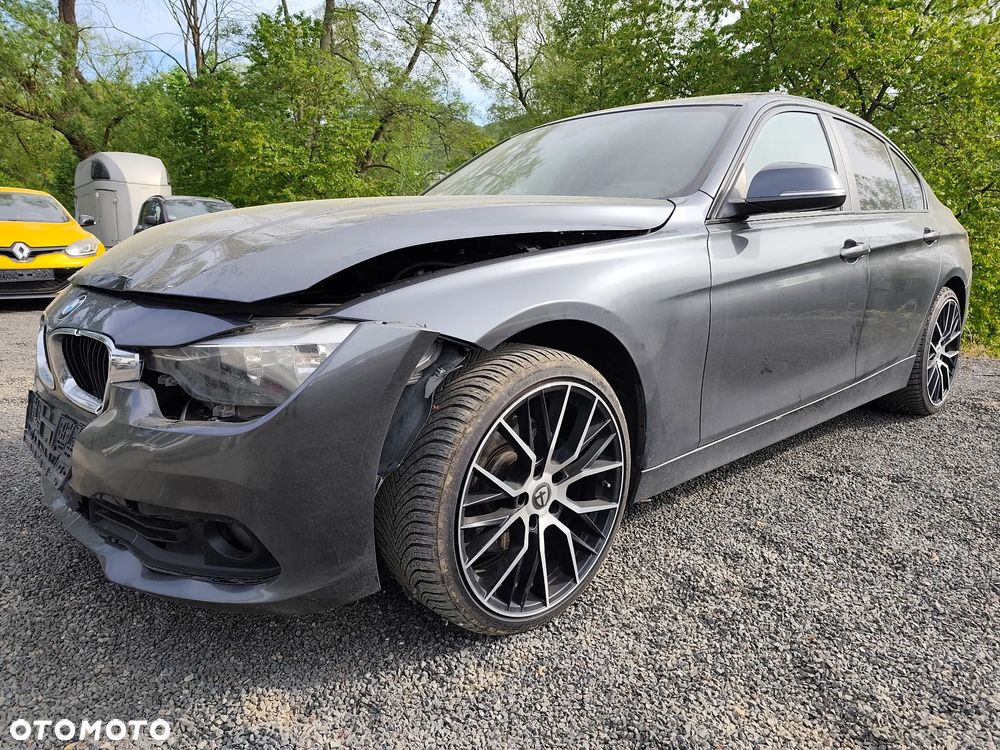 BMW Seria 3 330d xDrive Luxury Line - 2