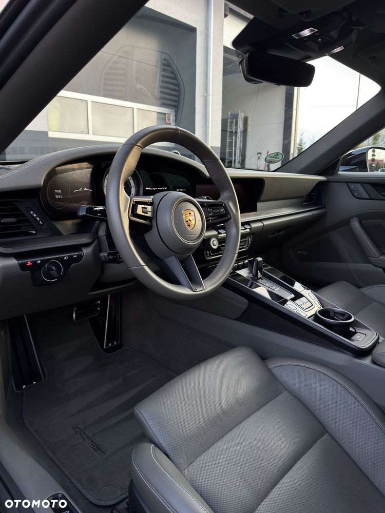 Porsche 911 Targa 4 GTS - 5