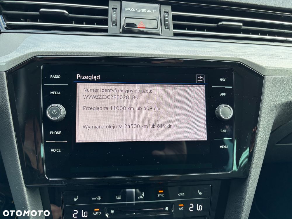 Volkswagen Passat - 36