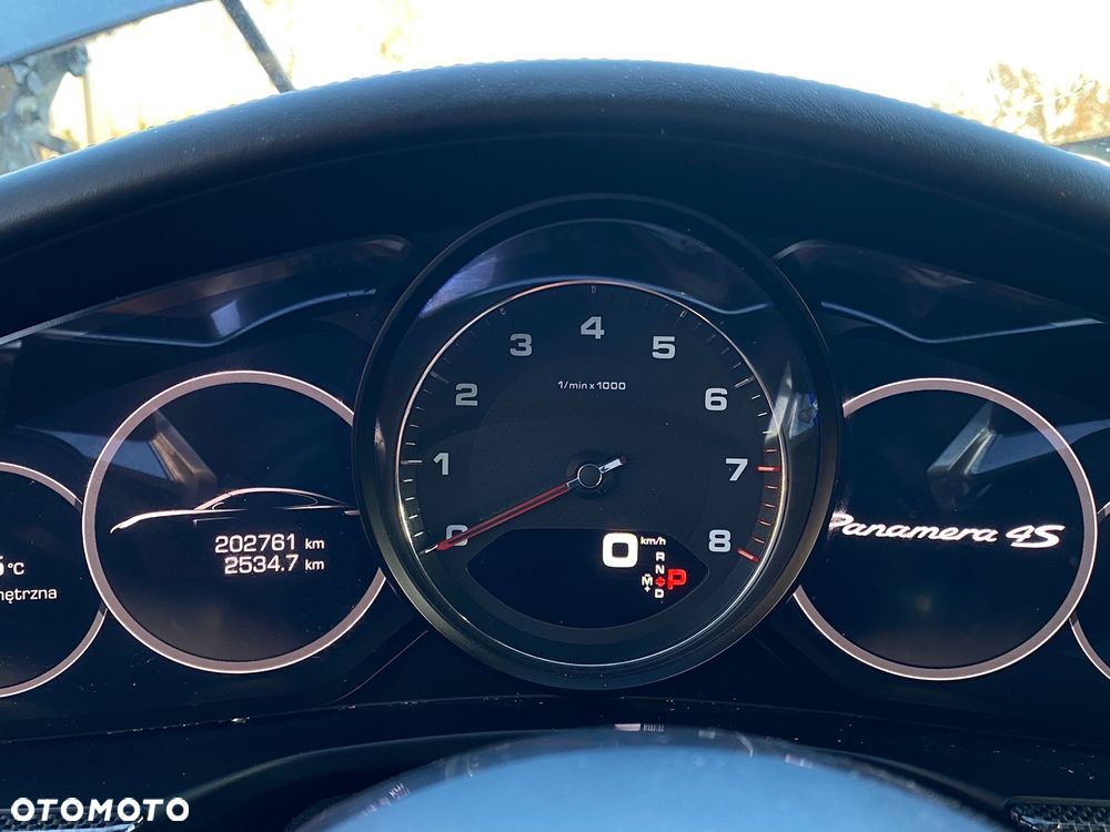 Porsche Panamera - 21