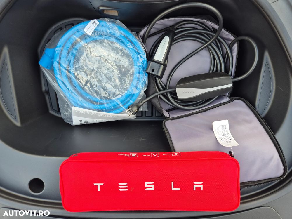 Tesla Model 3 Langstreckenbatterie Allradantrieb Dual Motor - 21