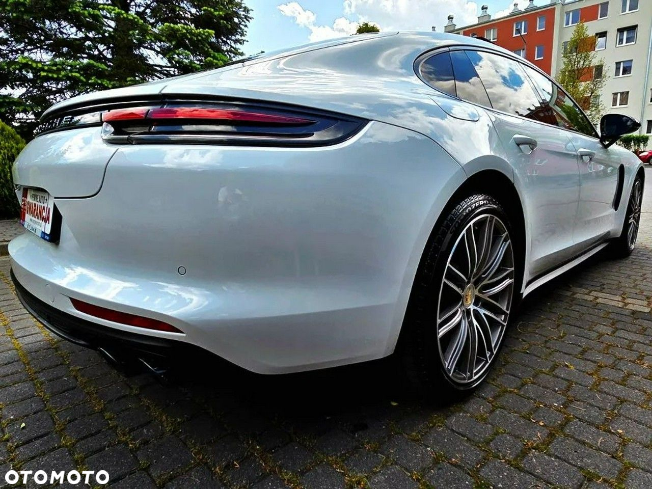 Porsche Panamera 4 Platinum Edition - 34