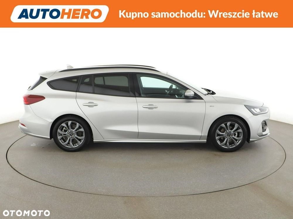 Ford Focus 1.0 EcoBoost Hybrid ST-LINE - 10