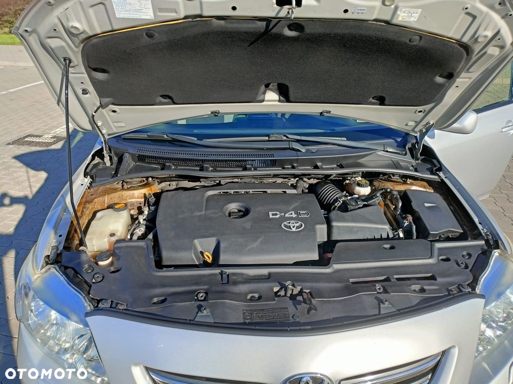 Toyota Corolla 2.0 D-4D Premium - 4