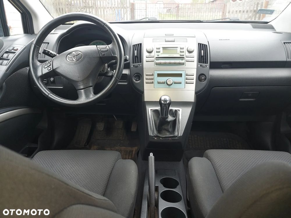 Toyota Corolla Verso 2.0 D-4D - 9