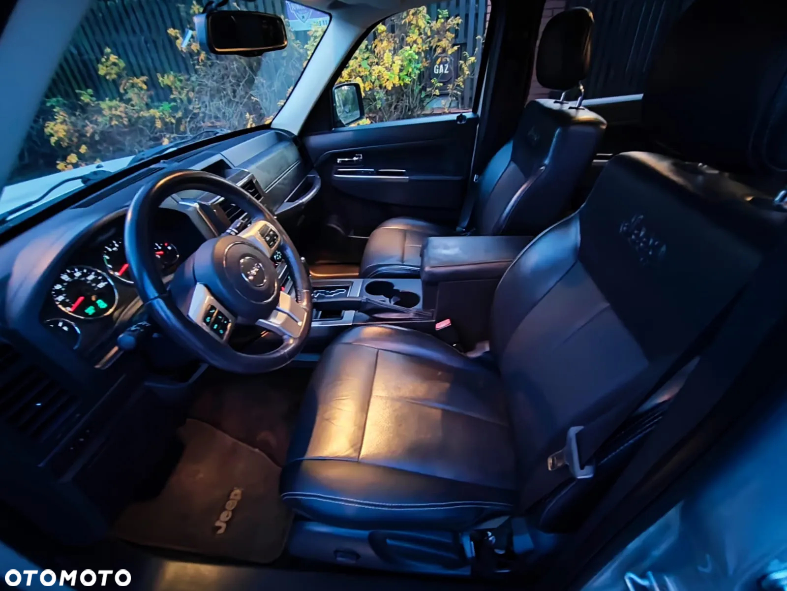Jeep Liberty - 13