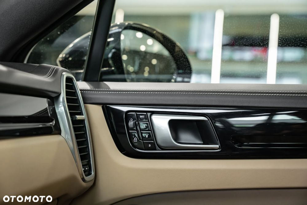 Porsche Cayenne Platinum Edition - 28