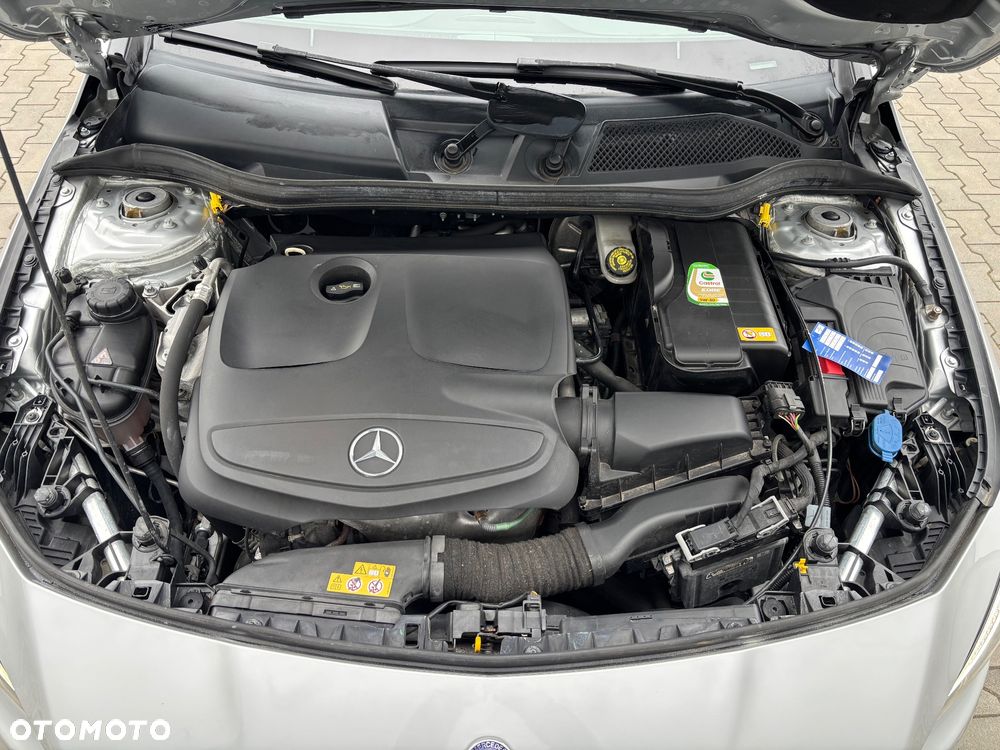 Mercedes-Benz CLA 180 7G-DCT Urban - 39
