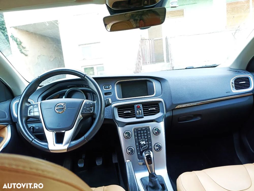 Volvo V40 D2 Summum - 13