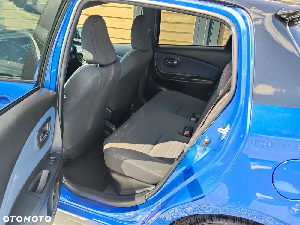 Toyota Yaris Hybrid 100 Premium - 27