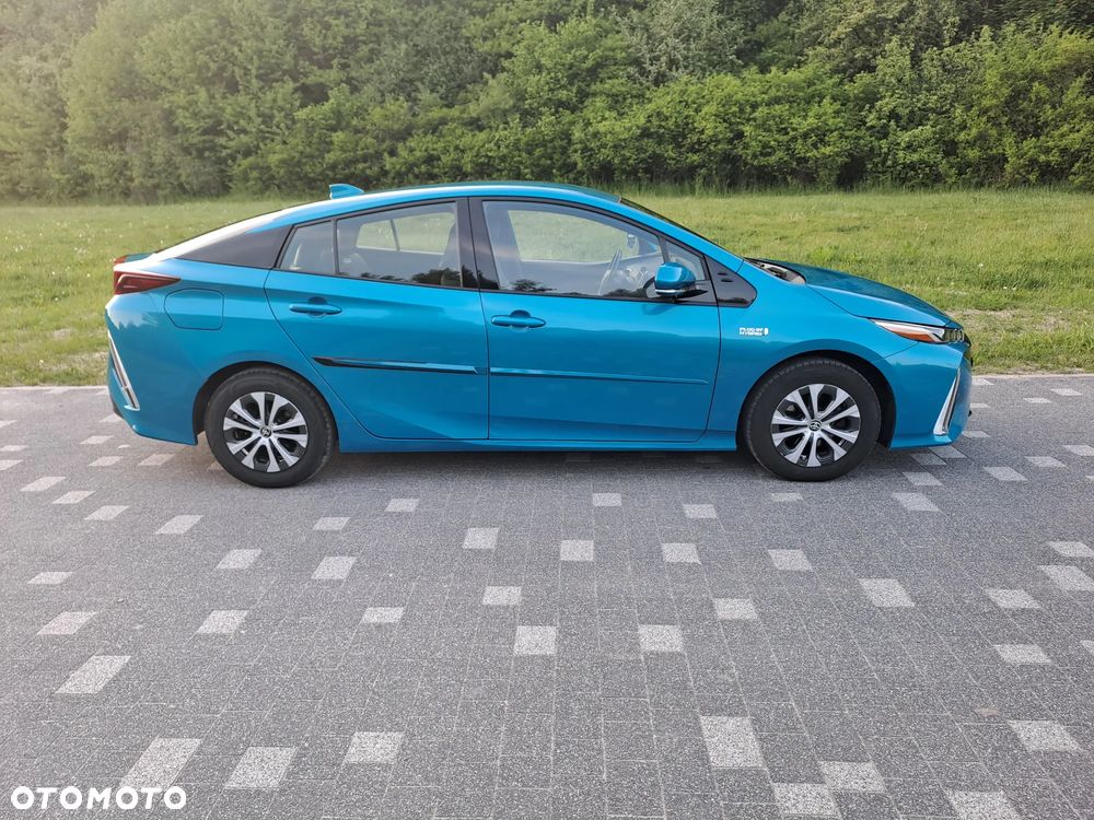 Toyota Prius 1.8 HSD Prestige - 6