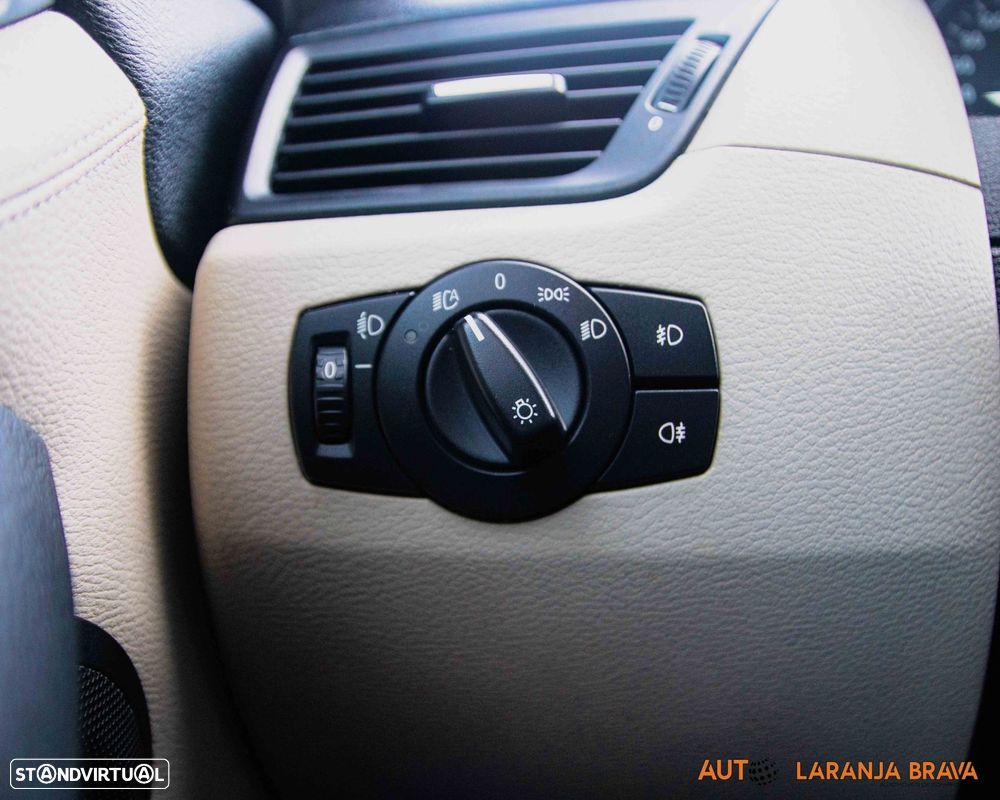 BMW X1 18 d sDrive - 26