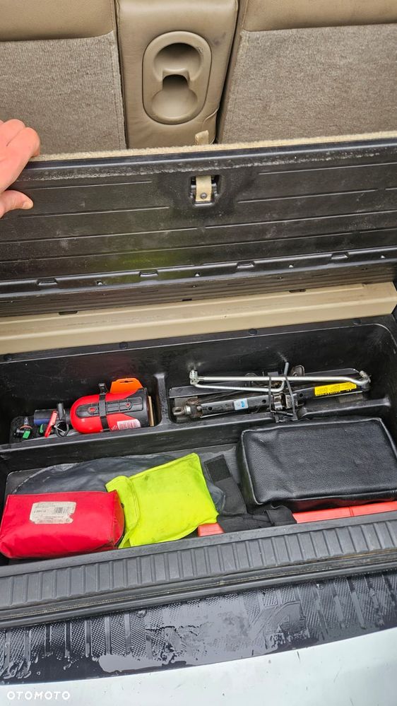 Toyota RAV4 2.2 D-CAT Premium - 13