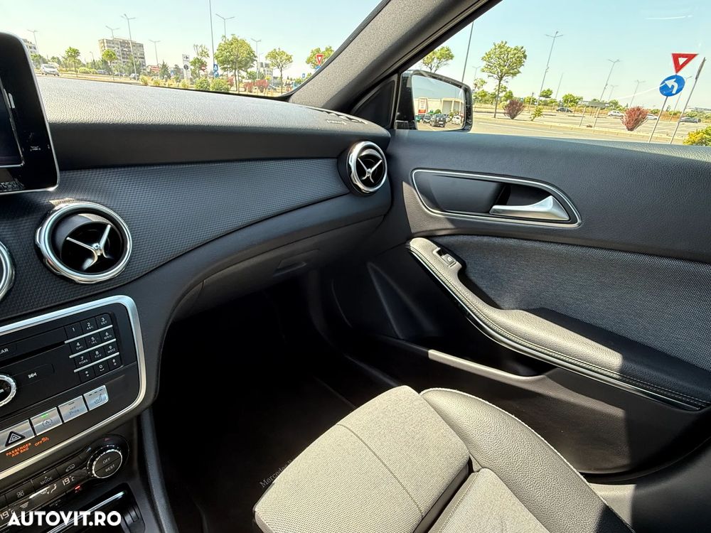 Mercedes-Benz GLA - 16