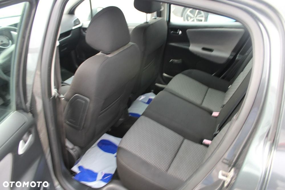 Peugeot 207 - 12