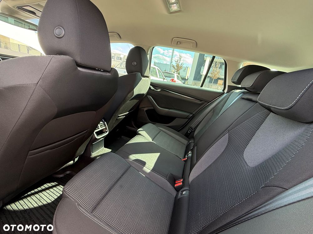 Skoda Octavia 2.0 TDI Ambition DSG - 17