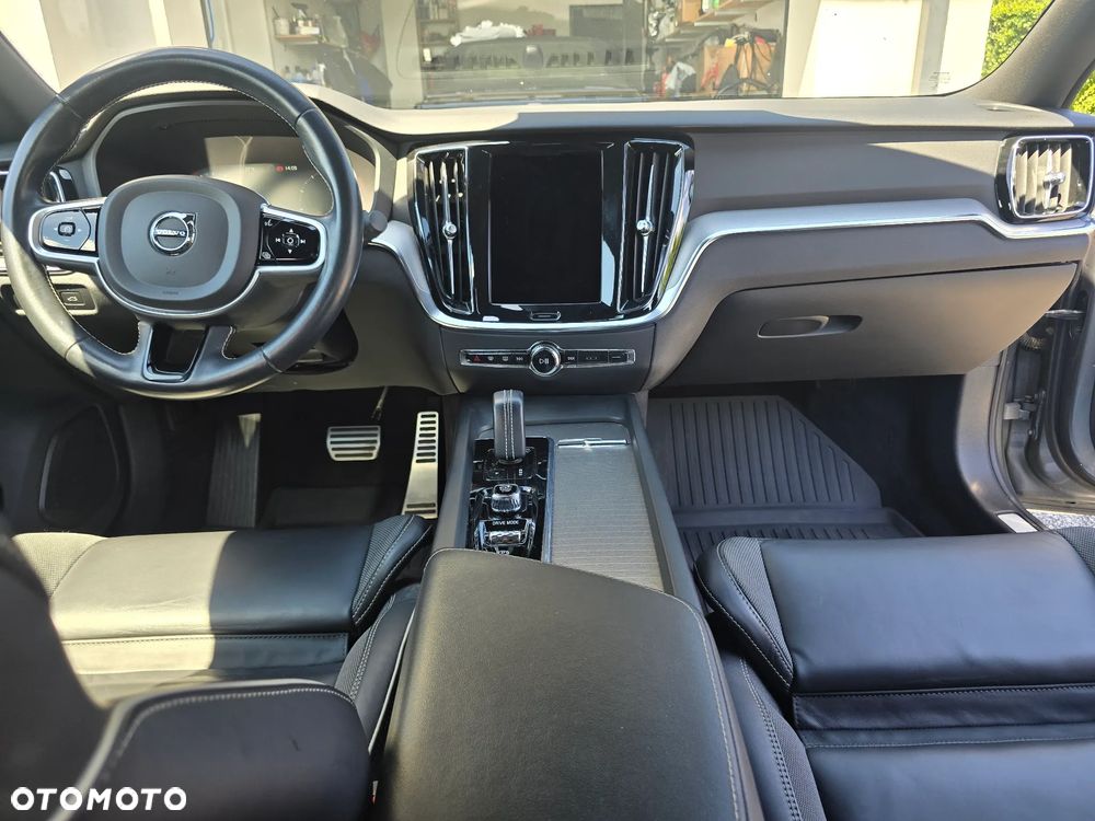 Volvo S60 B4 B R-Design - 4