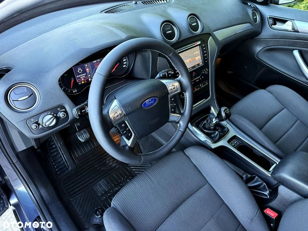 Ford Mondeo - 23