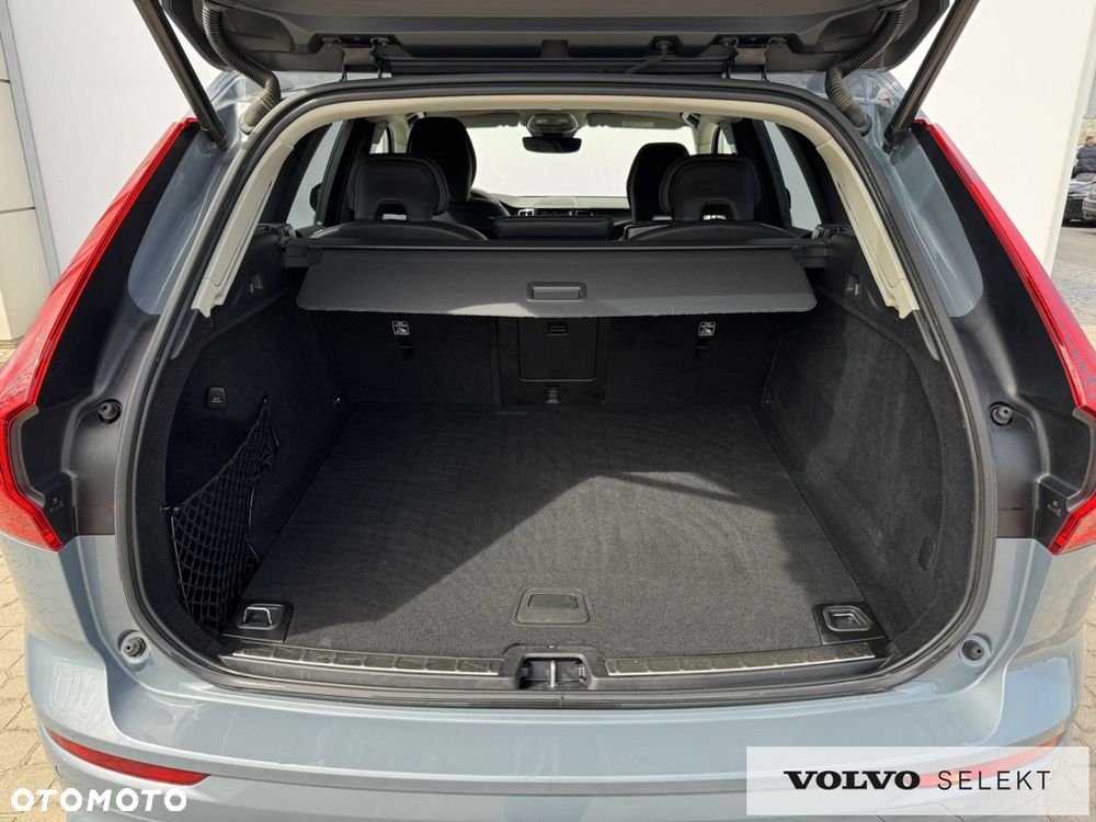 Volvo XC 60 B4 D AWD Plus Dark - 14