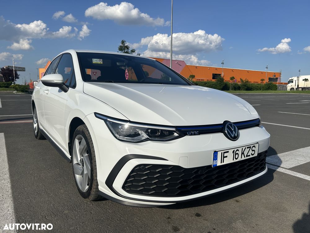 Volkswagen Golf - 1