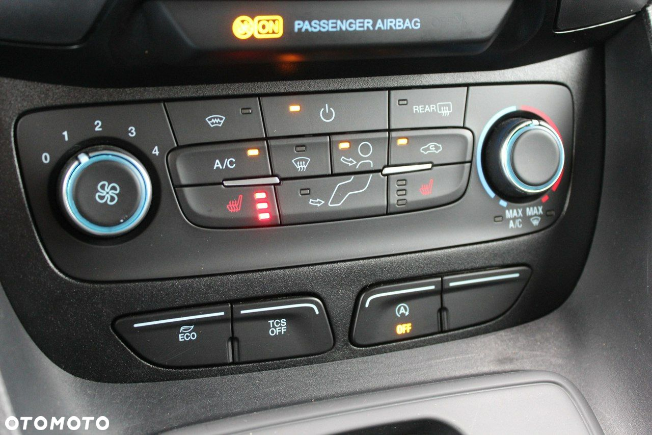 Ford Transit Connect - 25