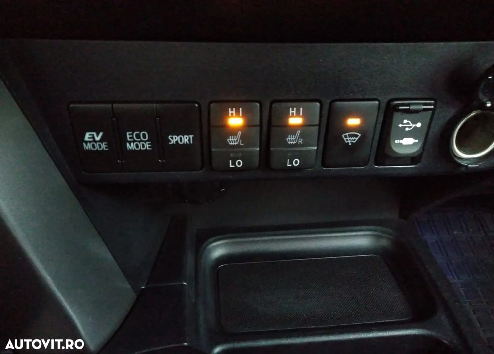 Toyota RAV4 - 16