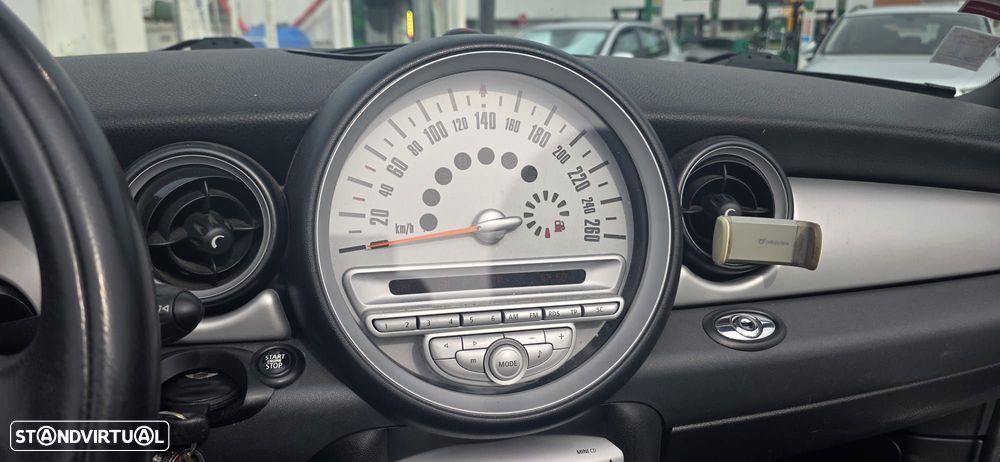 MINI Cabrio Cooper - 18