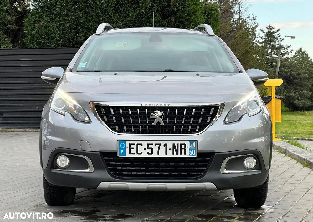 Peugeot 2008 1.2 L PureTech Turbo S&S Allure - 6