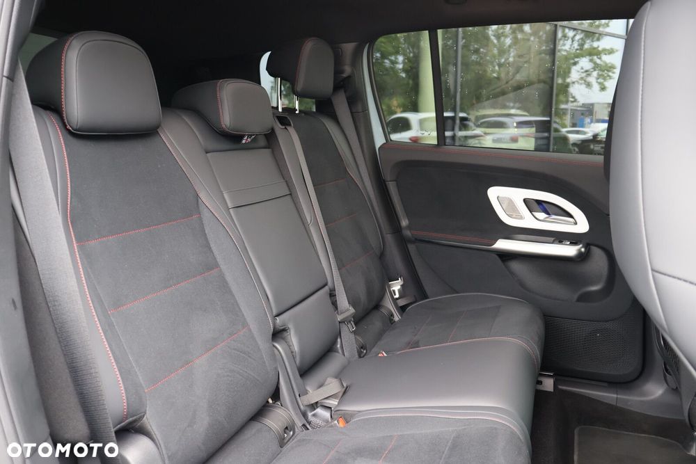 Mercedes-Benz GLB - 22