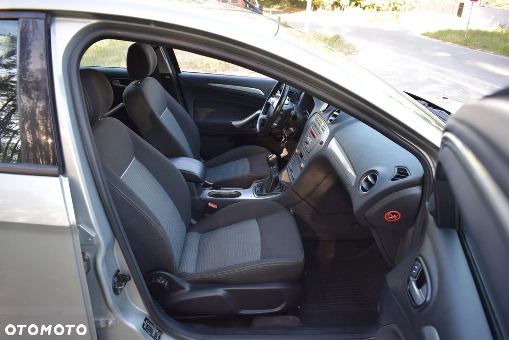 Ford Mondeo - 13