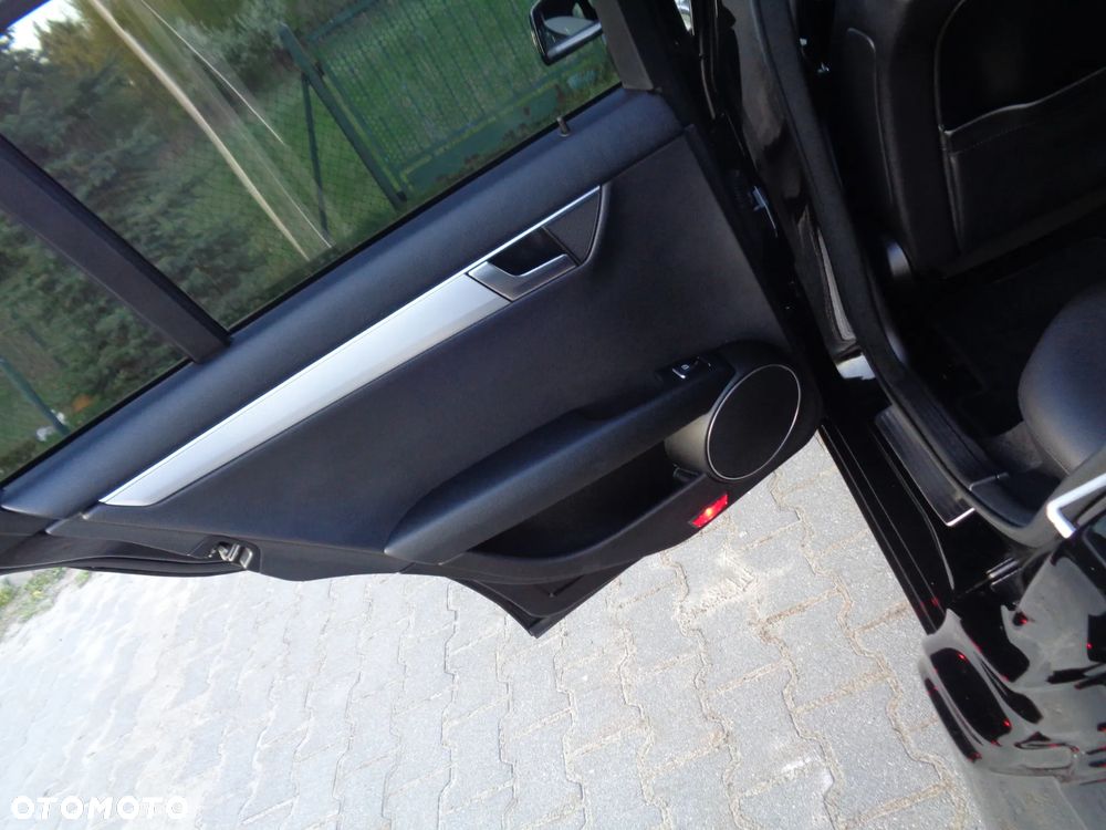 Mercedes-Benz Klasa C 200 (BlueEFFICIENCY) 7G-TRONIC Avantgarde - 38