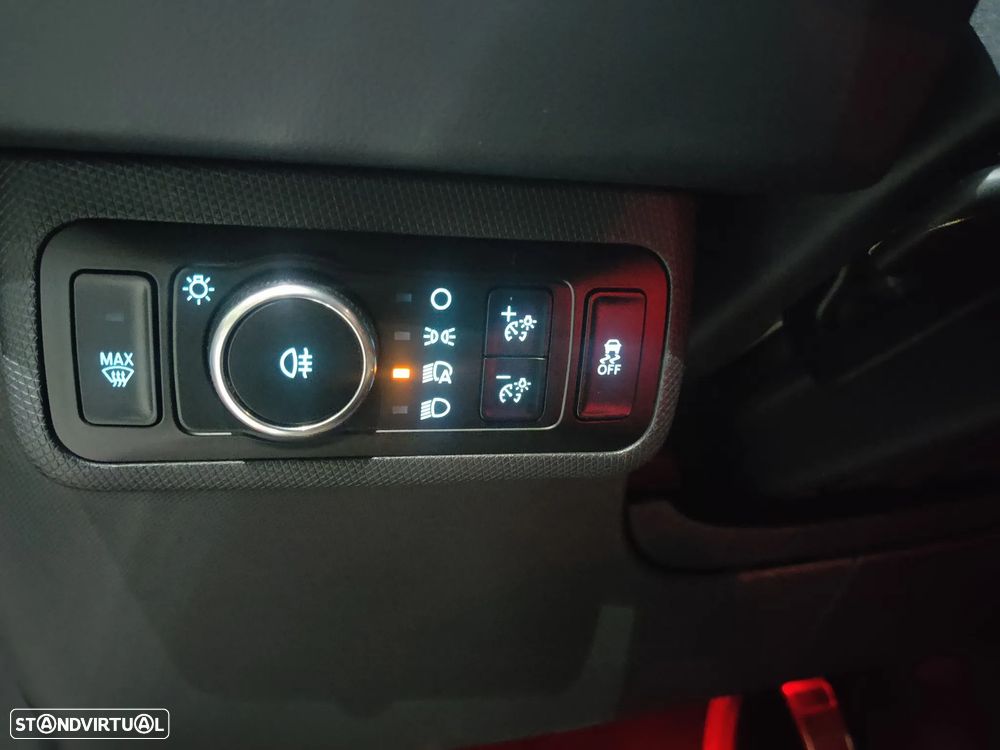 Ford Mustang Mach-E Alargada - 13