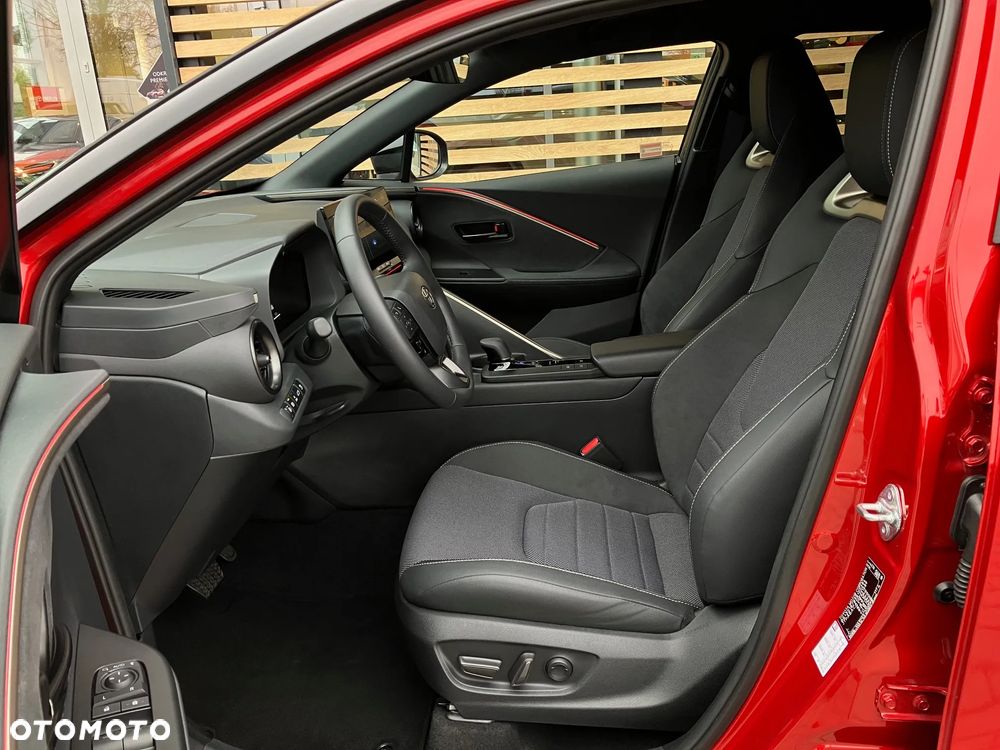 Toyota C-HR 2.0 PHEV Dynamic Force Executive - 37