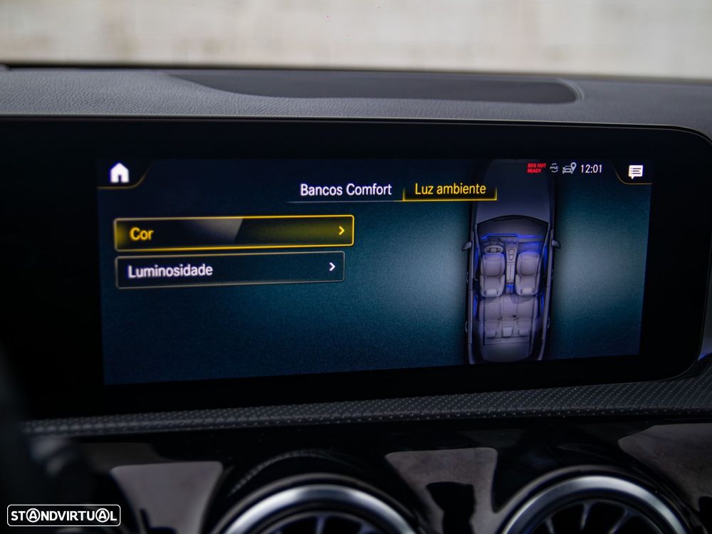 Mercedes-Benz A 250 e 8G-DCT AMG Line - 38