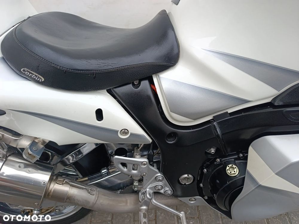 Suzuki GSX-R - 24