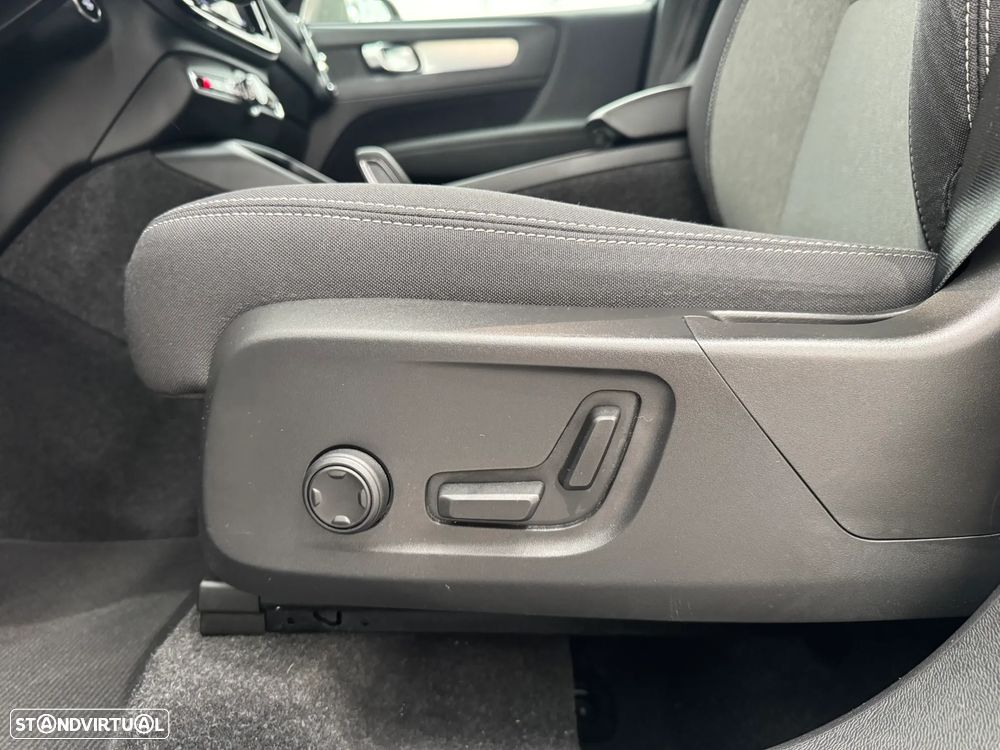 Volvo XC 40 B4 B DKG Momentum Pro - 21