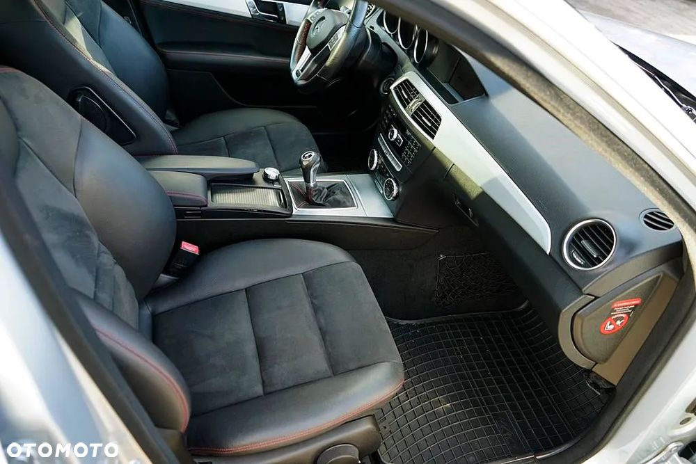 Mercedes-Benz Klasa C 200 CDI BlueEff Avantgarde - 19