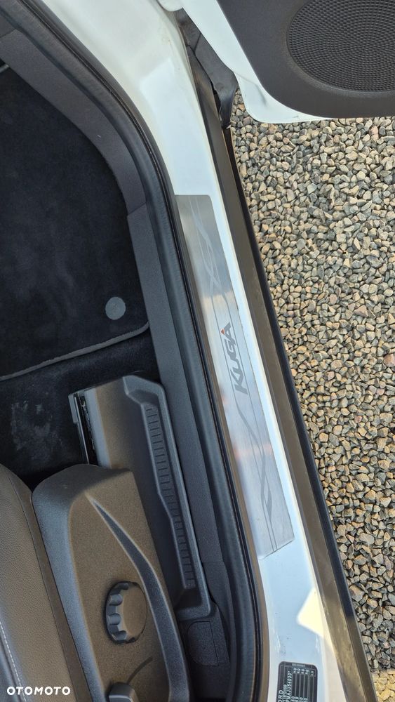 Ford Kuga 2.0 TDCi 4x2 Titanium - 35