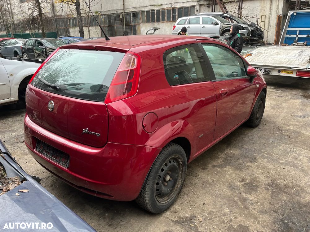 Dezmembrez Fiat Punto 2008 visiniu 1,4  benzina coupe - 6