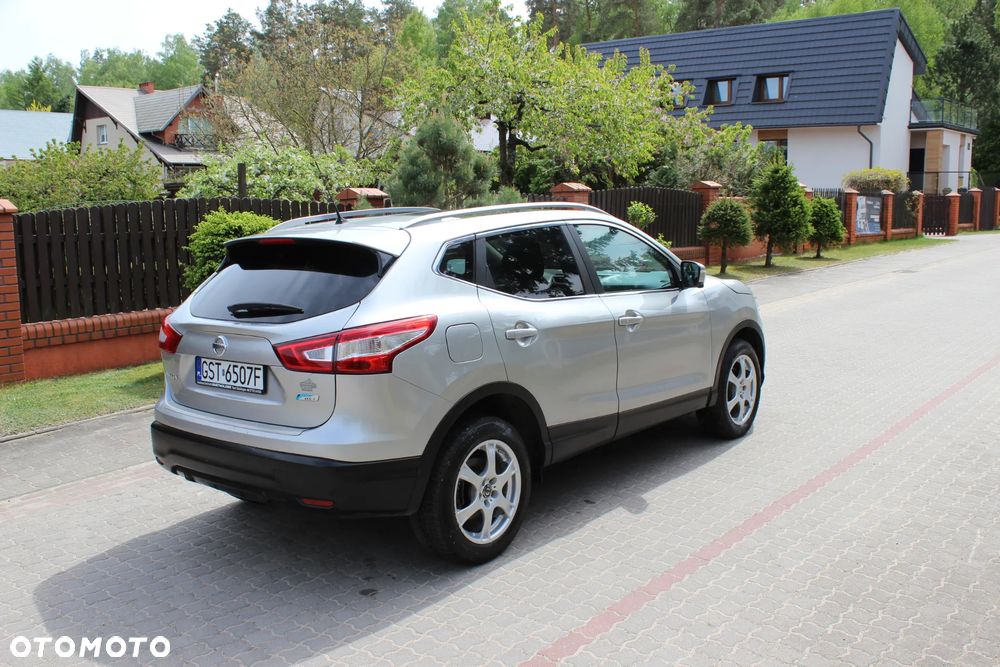 Nissan Qashqai 1.6 DCi Xtronic TEKNA - 6