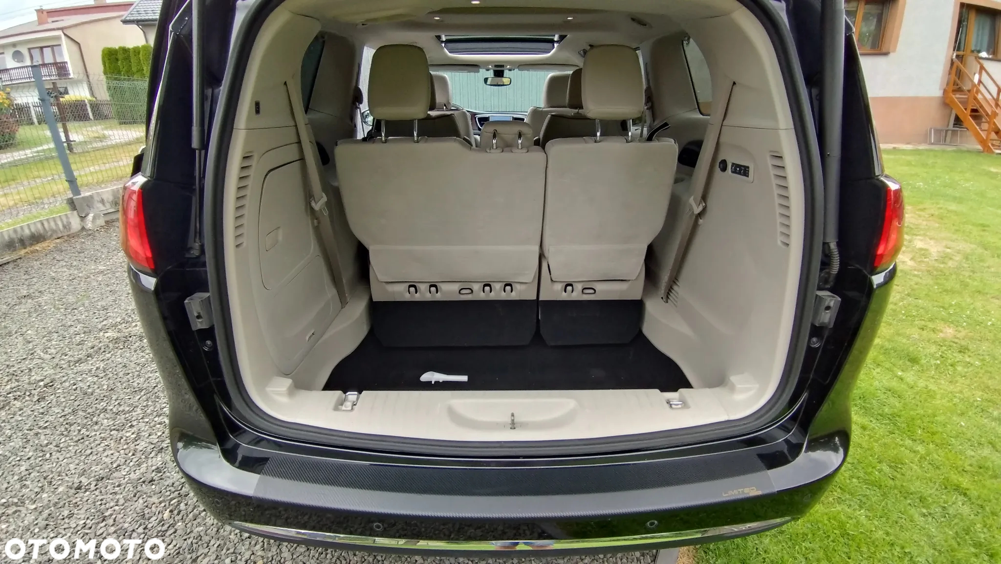Chrysler Pacifica - 16