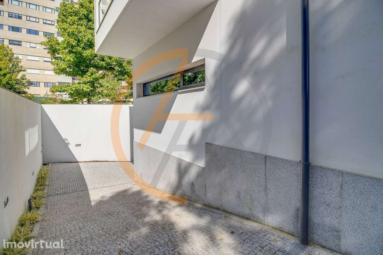 Moradia T4 Nova | Foz do Douro - Grande imagem: 4/59