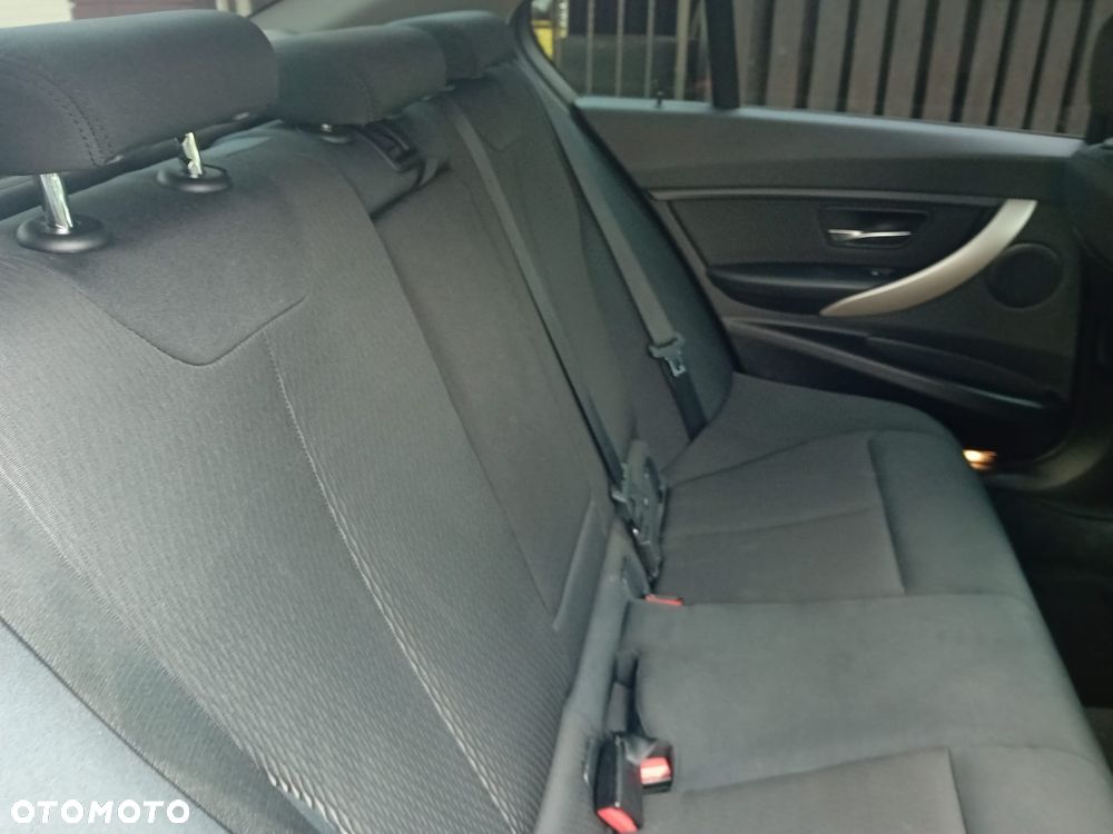BMW Seria 3 - 22
