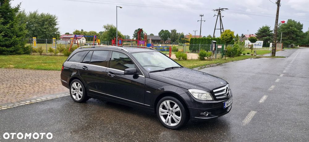 Mercedes-Benz Klasa C 180 CGI Automatik BlueEFFICIENCY Avantgarde - 12