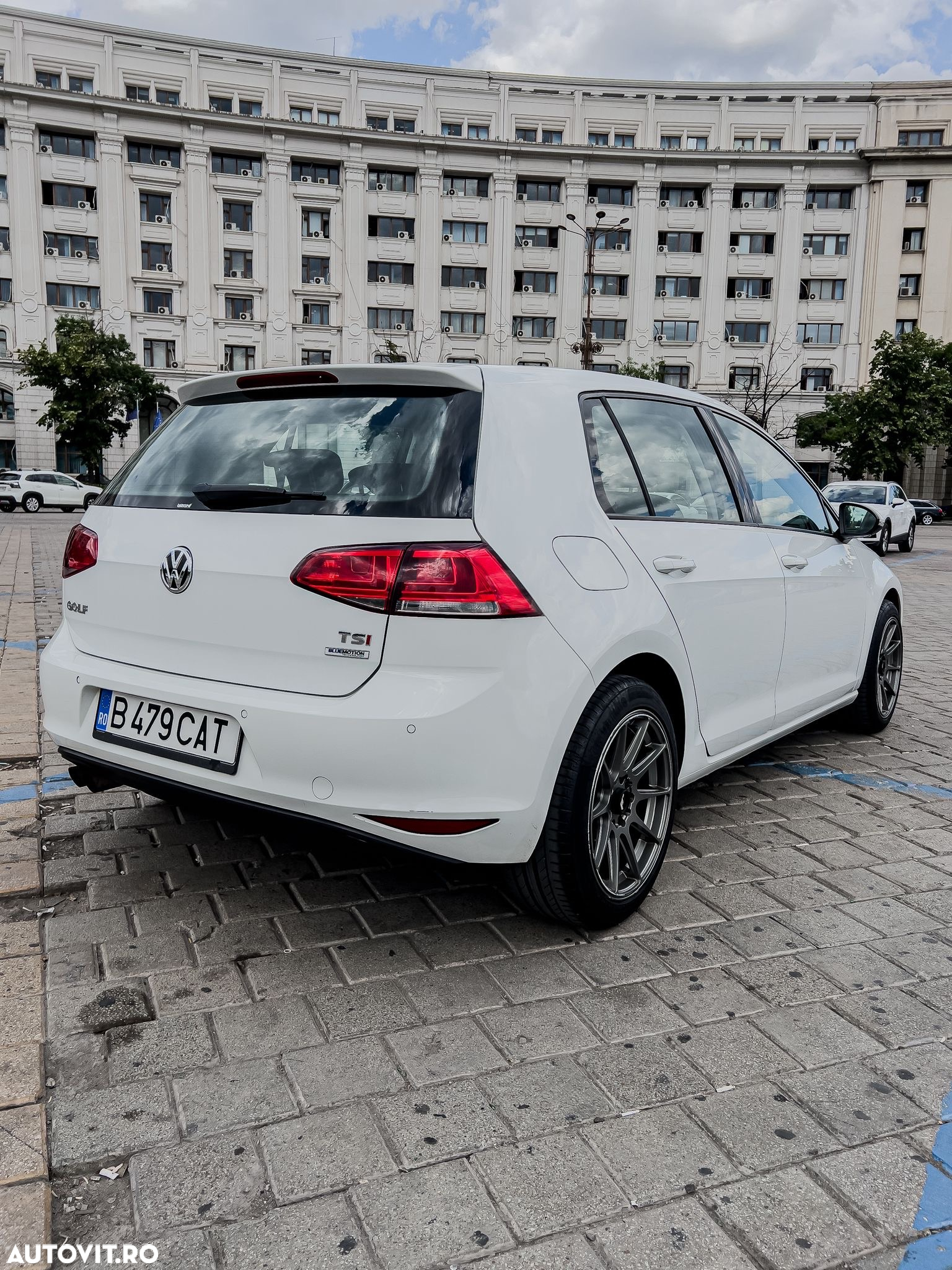Volkswagen Golf - 5