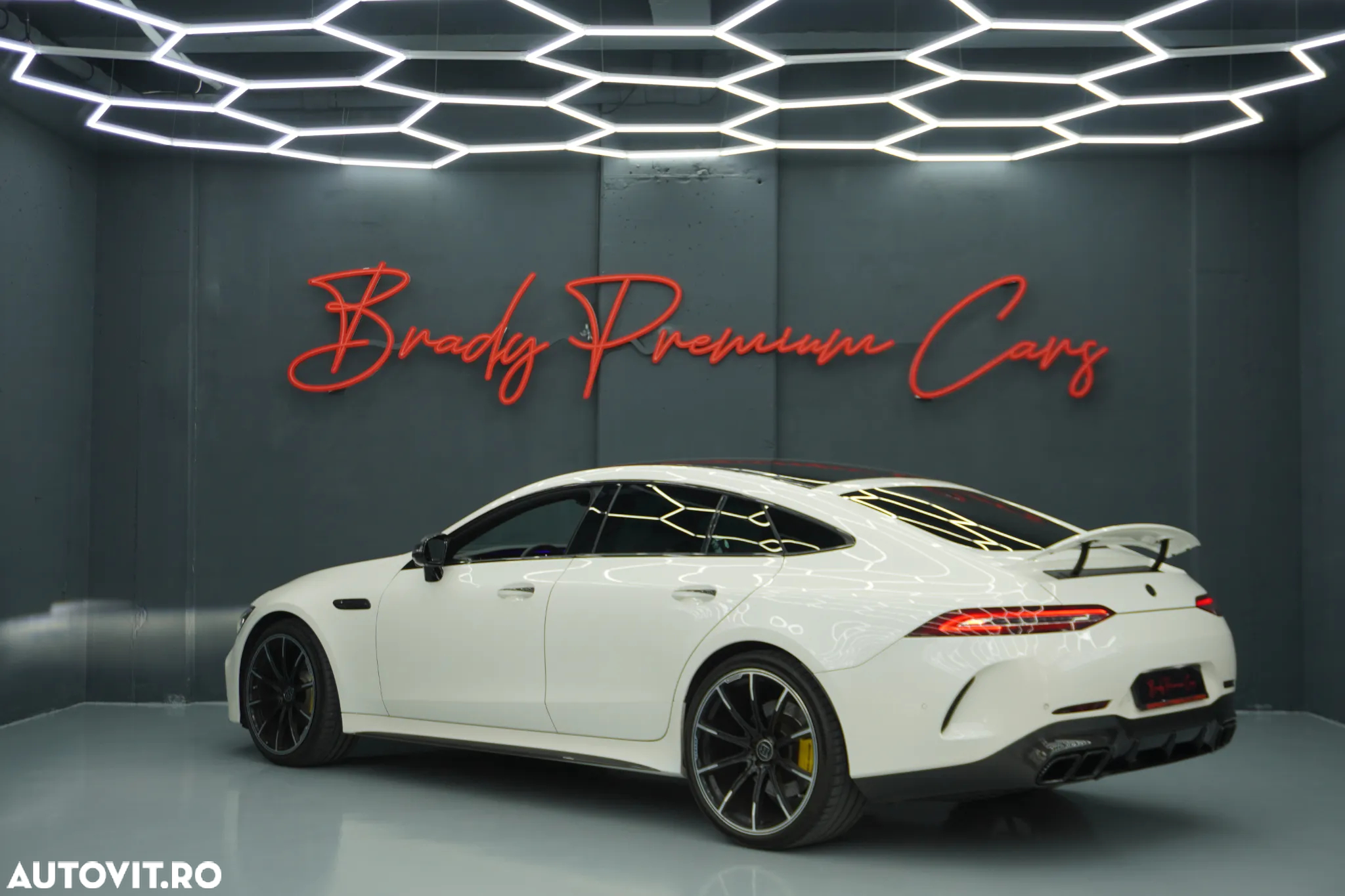Mercedes-Benz AMG GT-S 63 4MATIC+ - 9