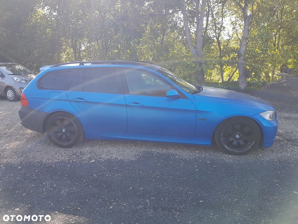 BMW Seria 3 325xi Touring - 6