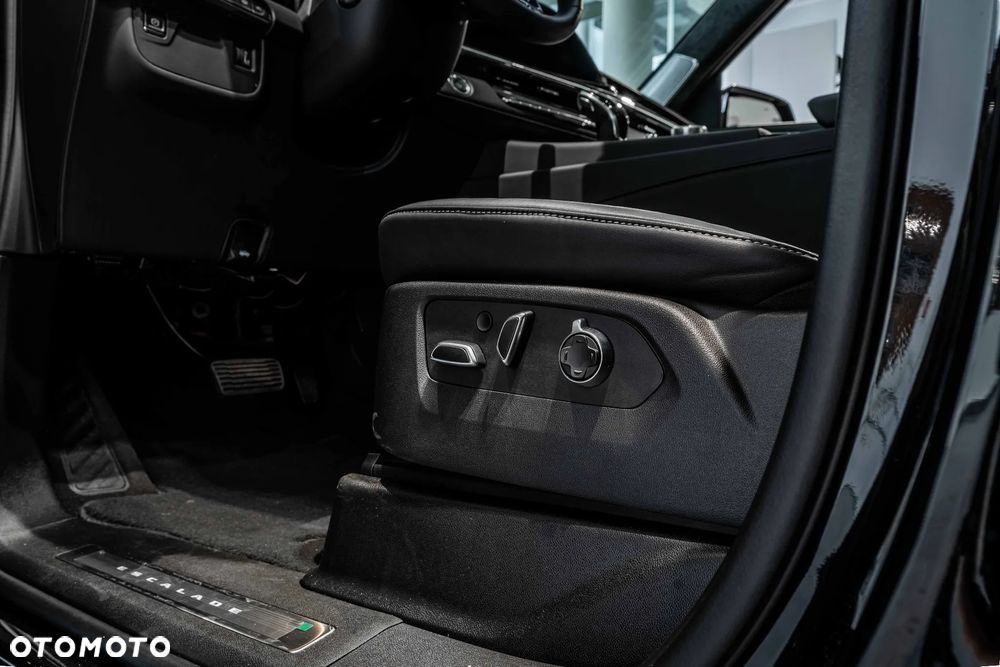 Cadillac Escalade - 39