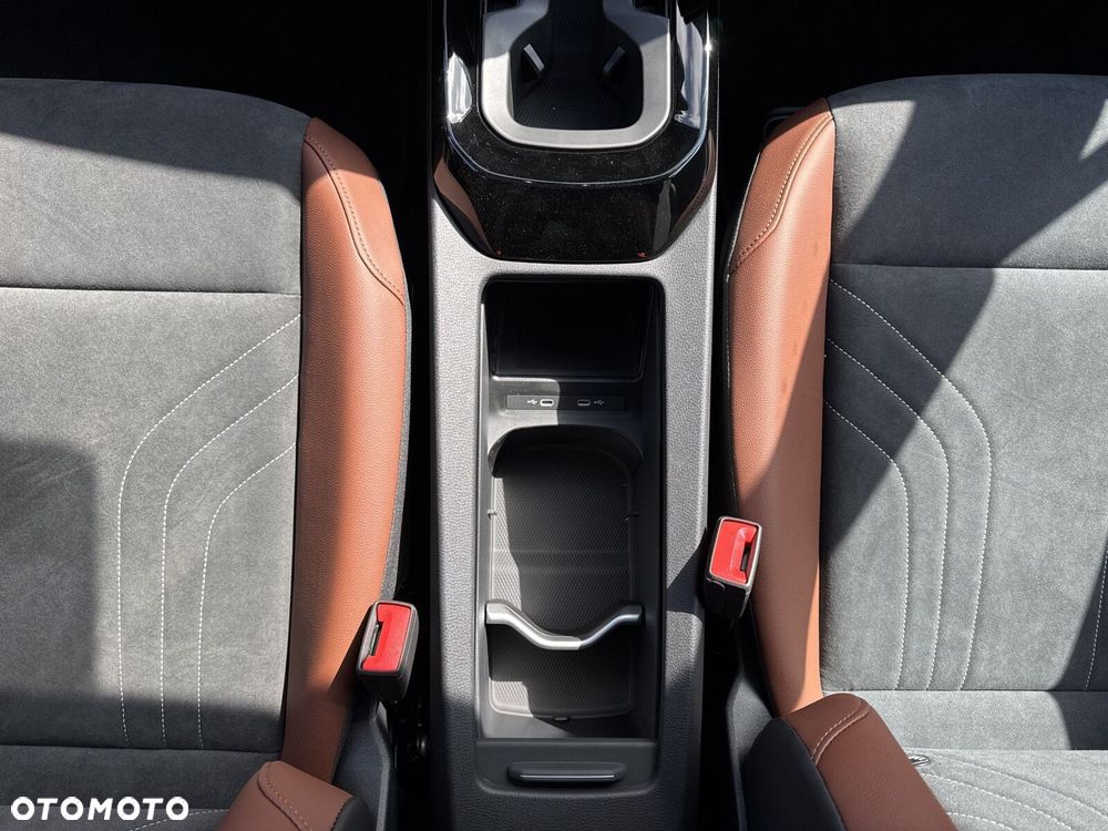 Volkswagen ID.4 - 25