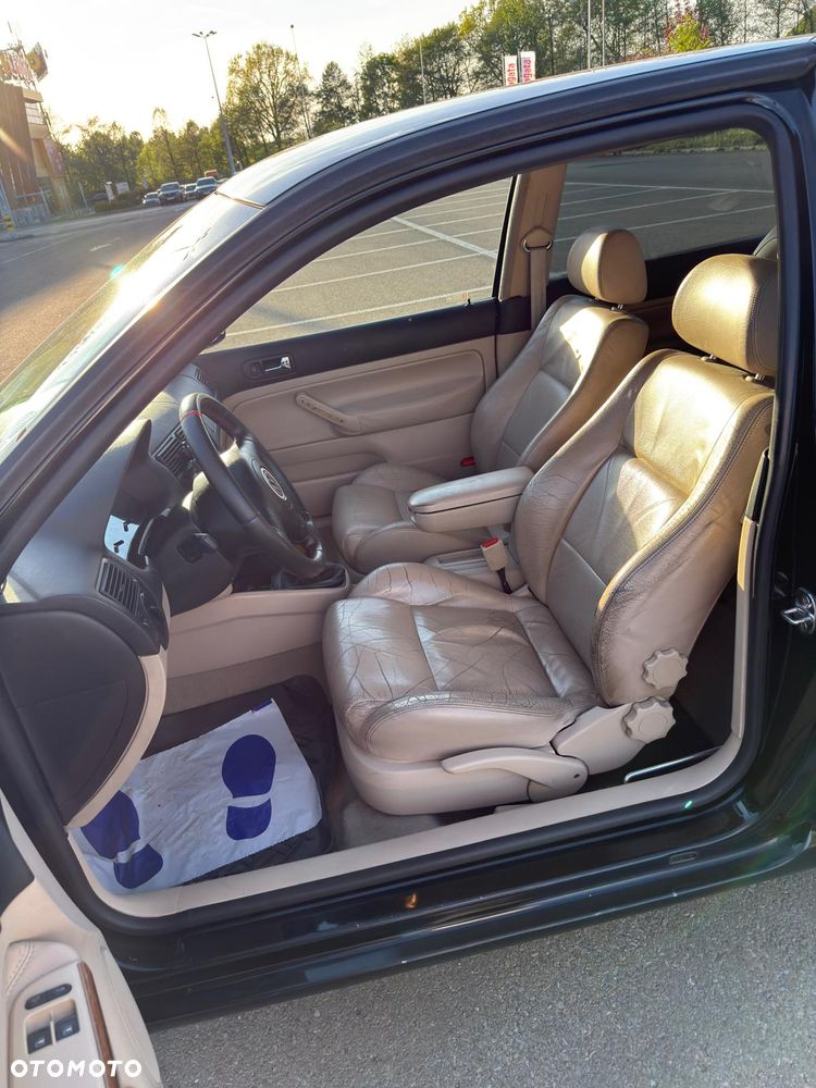 Volkswagen Golf - 10